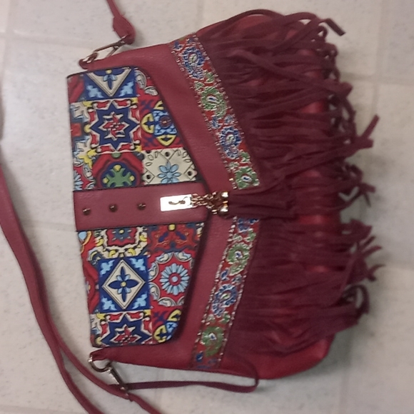 Red fringe purse - Picture 1 of 3